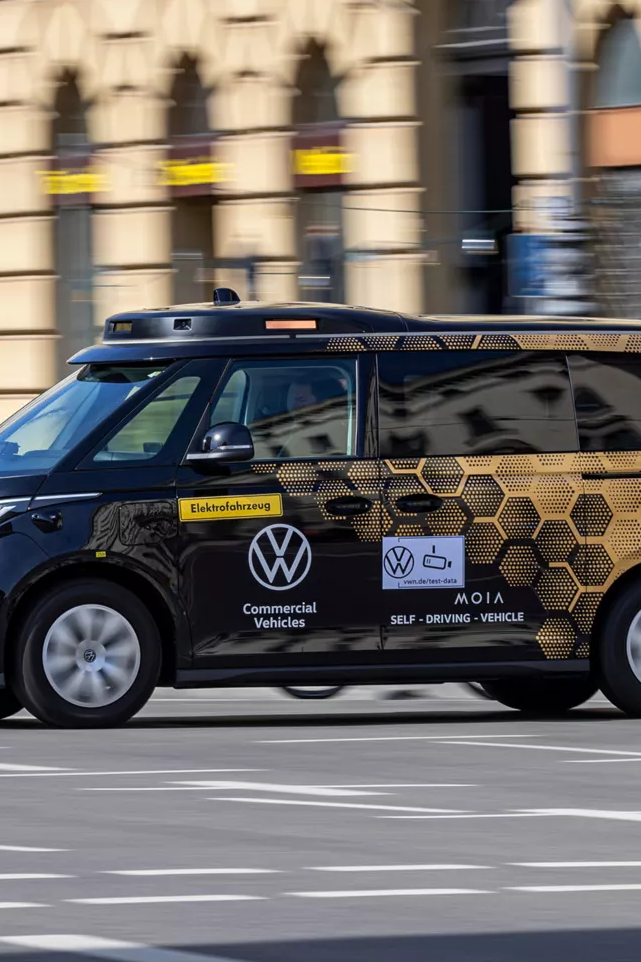 MOIA ID. Buzz fährt durch München